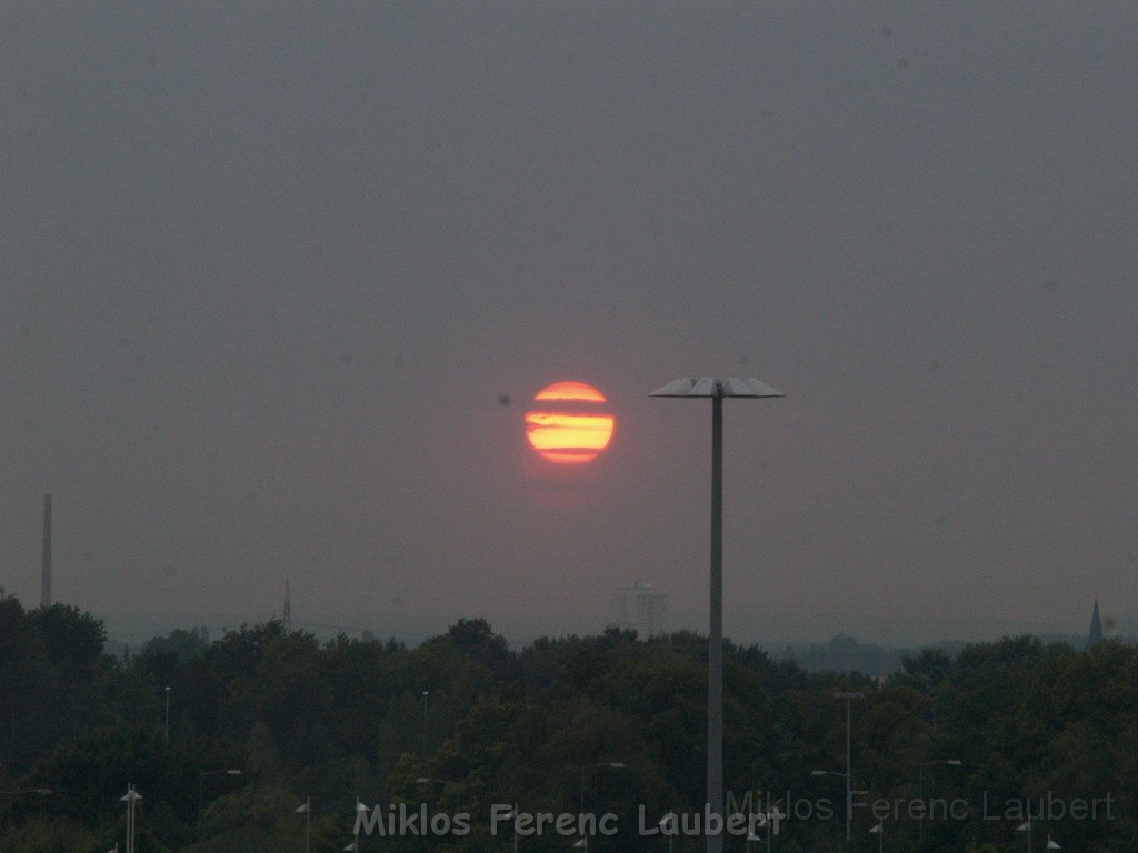 Warten auf den Airbus 380 Koeln Bonn P402.JPG